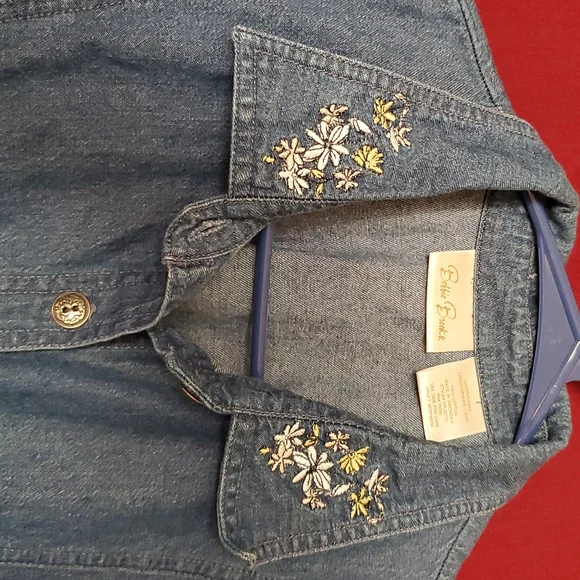 WOMEN'S Denim Top - Picture 3 of 8